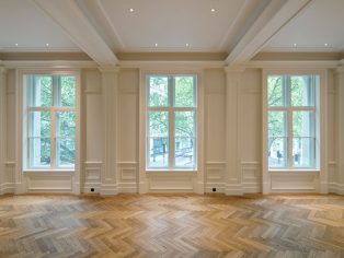 The restoration and conversion of Oceanic House, an Edwardian building in Trafalgar Square, comprises 6 lateral apartments and one duplex penthouse on the top two floors. These two, three and four bedroom apartments are immaculately finished to the highest standard, including Hakwood herringbone flooring.