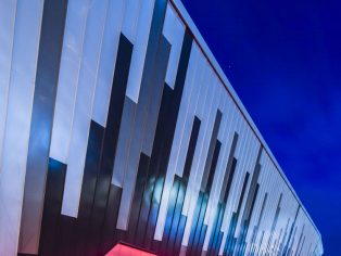 Brett Martin Daylight Systems’ Marlon Clickfix1040 polycarbonate glazing panels in range of geometric shapes have played a significant role in the design of the Ice Arena Wales, bringing light and exceptional aesthetics to this stunning new world-class facility near Cardiff bay.